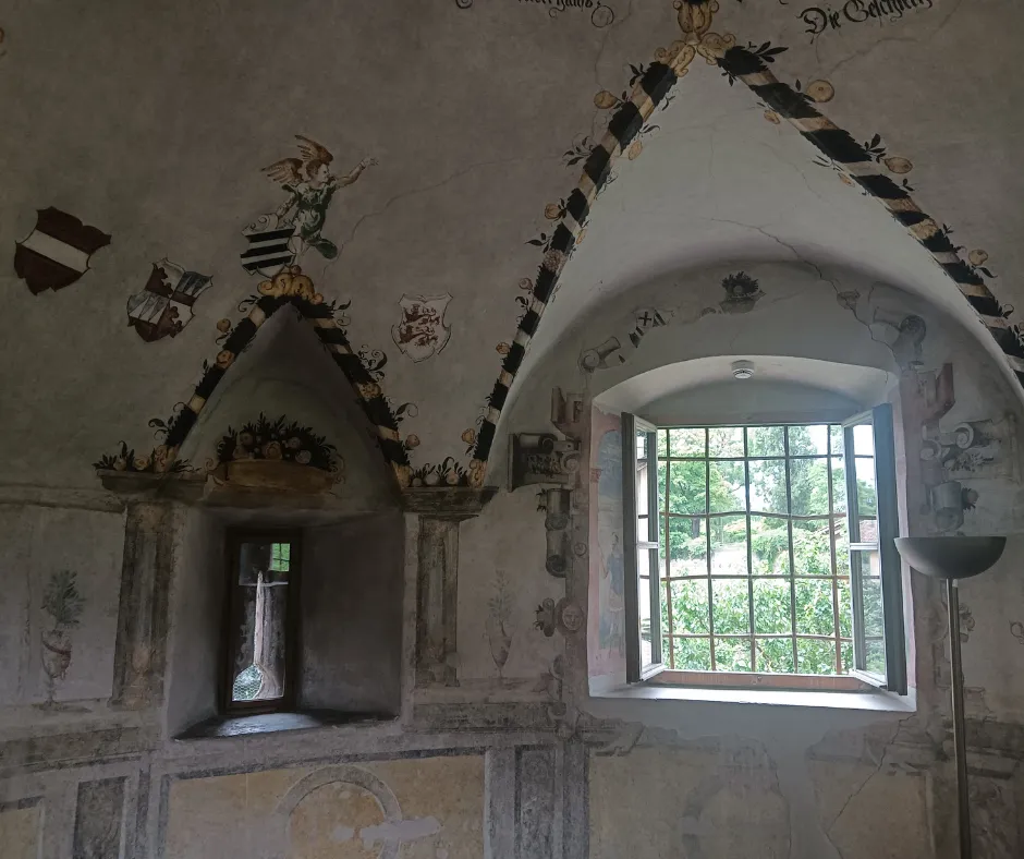 affreschi a castel mareccio bolzano