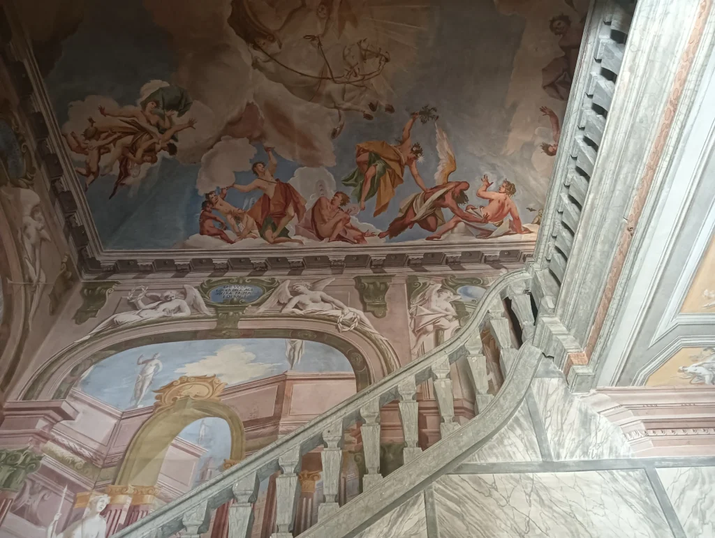 uno dei tanti affreschi che decorano gli  interni di villa ca erizzo luca a bassano del grappa