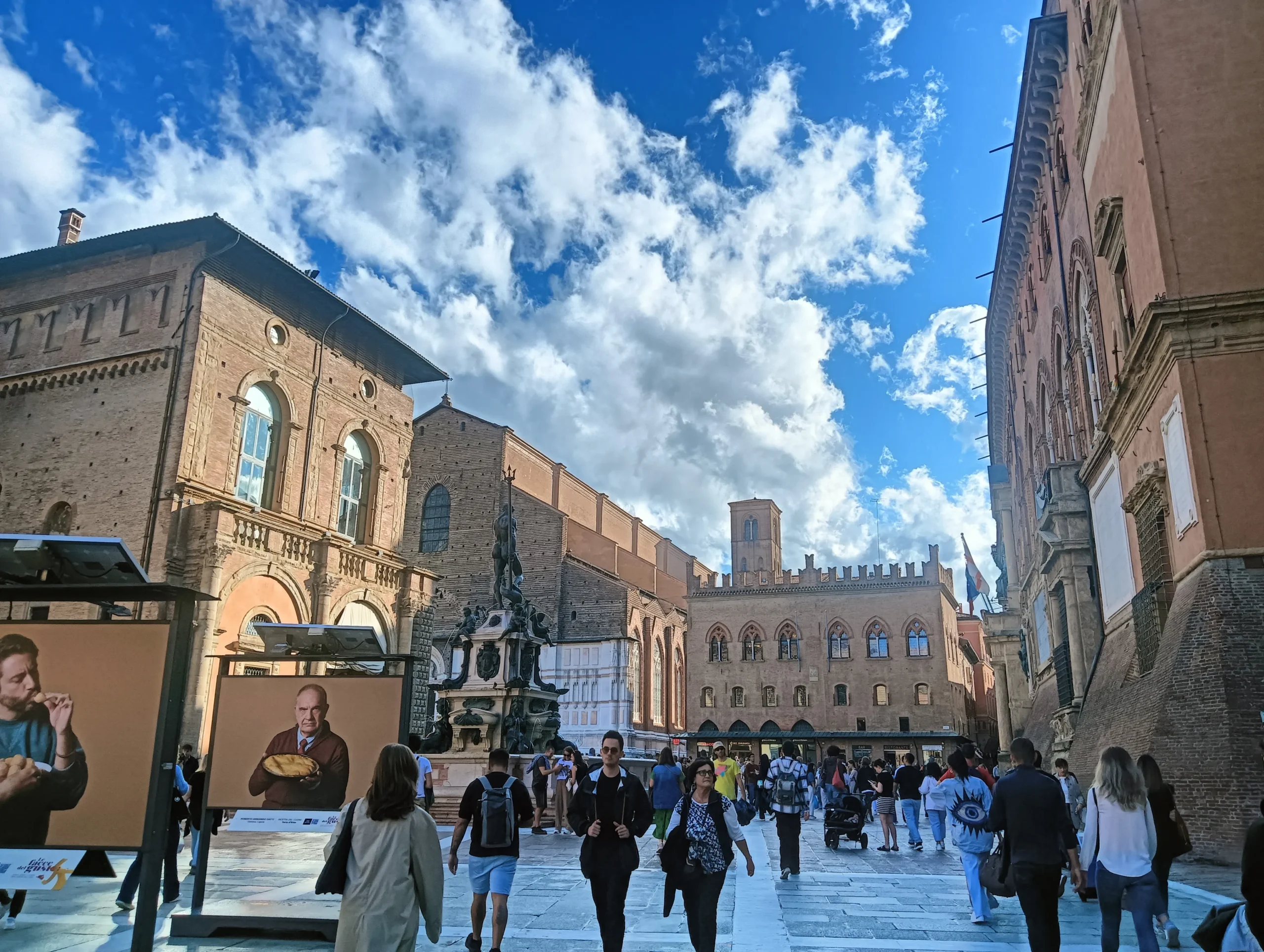 piazza maggiore bologna