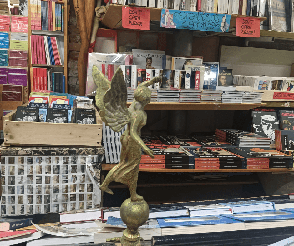 esposizione libri acqua alta