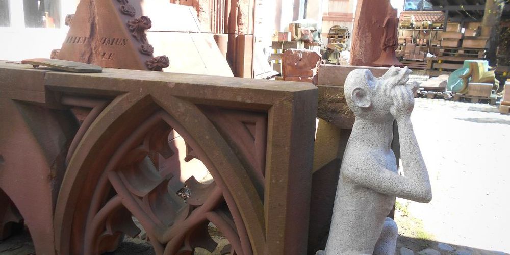 il cortile della M&uuml;nsterbauh&uuml;tte fabbrica cattedrale friburgo