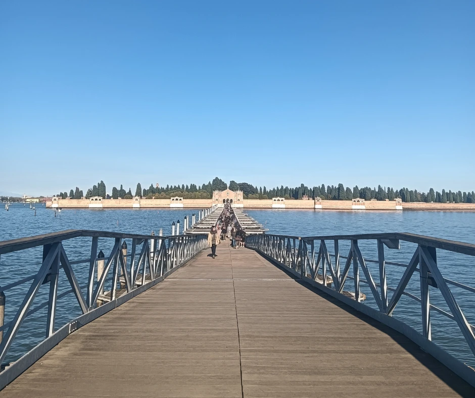ponte votivo al cimitero monumentale di venezia