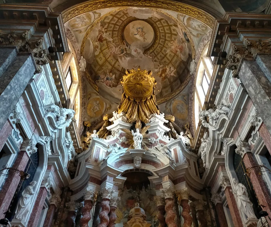 altare chiesa carmelitani scalzi