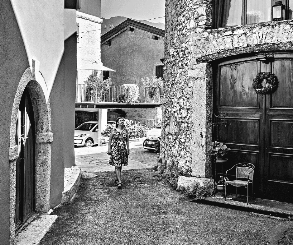 about me katia divina